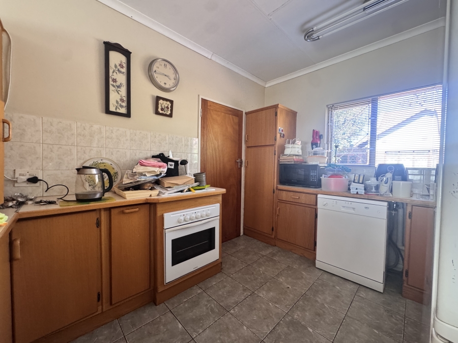 To Let 3 Bedroom Property for Rent in Flamwood North West